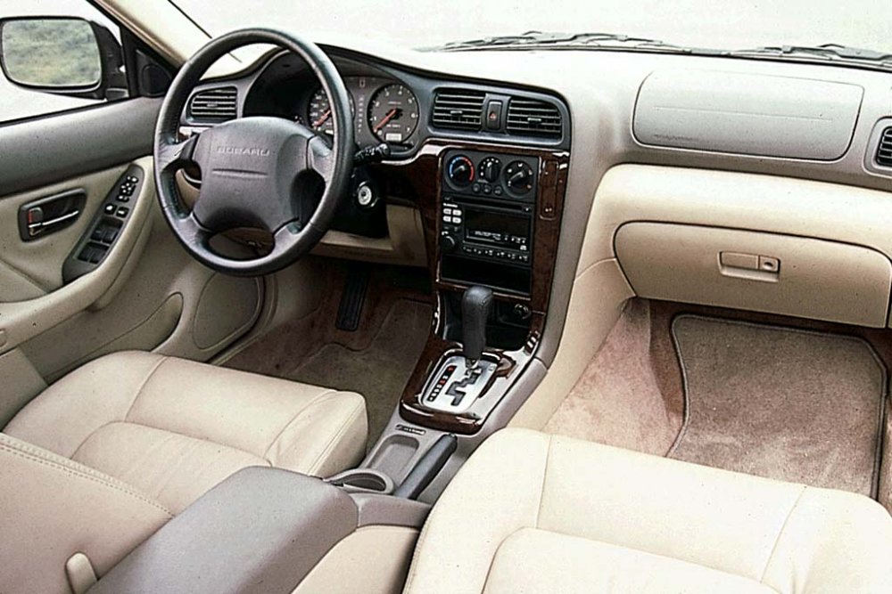 subaru-outback-ii-1999-2003-sedan-interior-1 (1).jpg